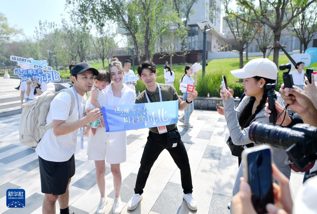 中外遊客打卡石家莊 沉浸式感受城市風貌