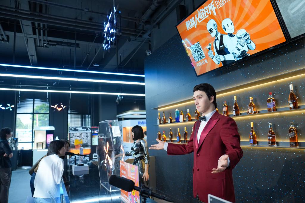 北京首家機器人主題餐廳來了！記者實探“色香味”