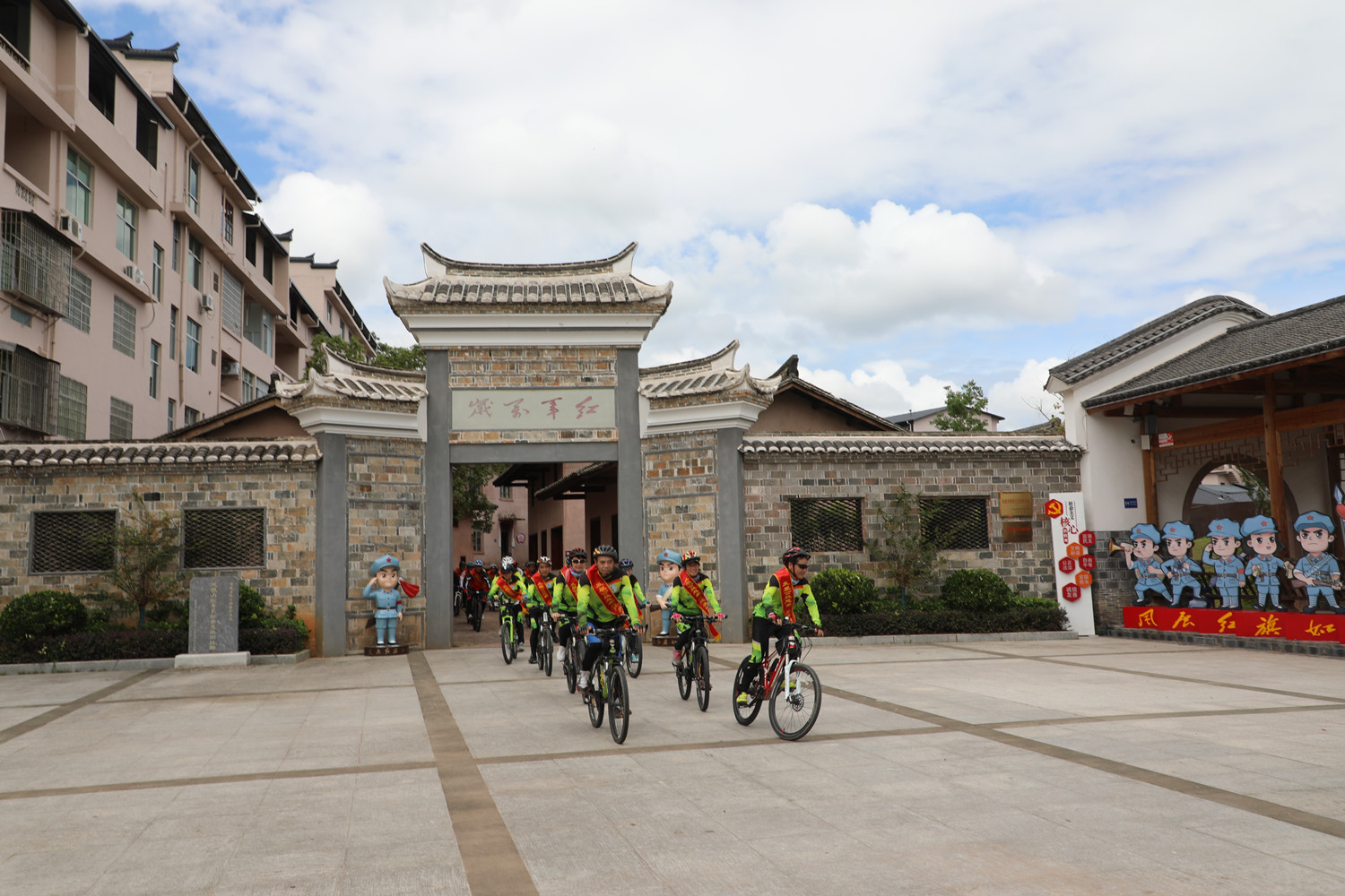 1755225778397472.jpg 41.jpg