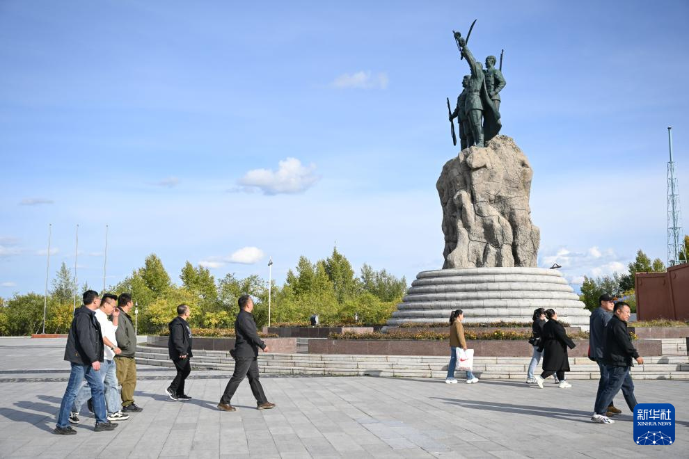 1758252292286761.jpg 2.jpg