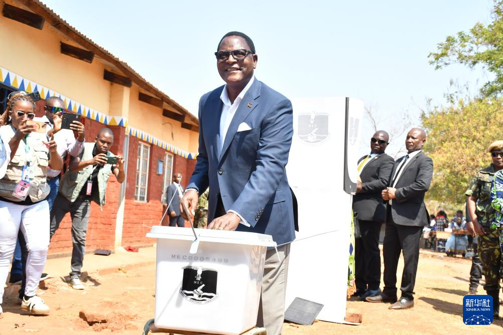 1758765574119726.jpg 4.1.jpg